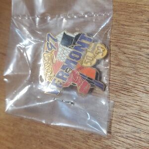 1997 QVC 50 in 50 Vermont Pin Souvenir JO+